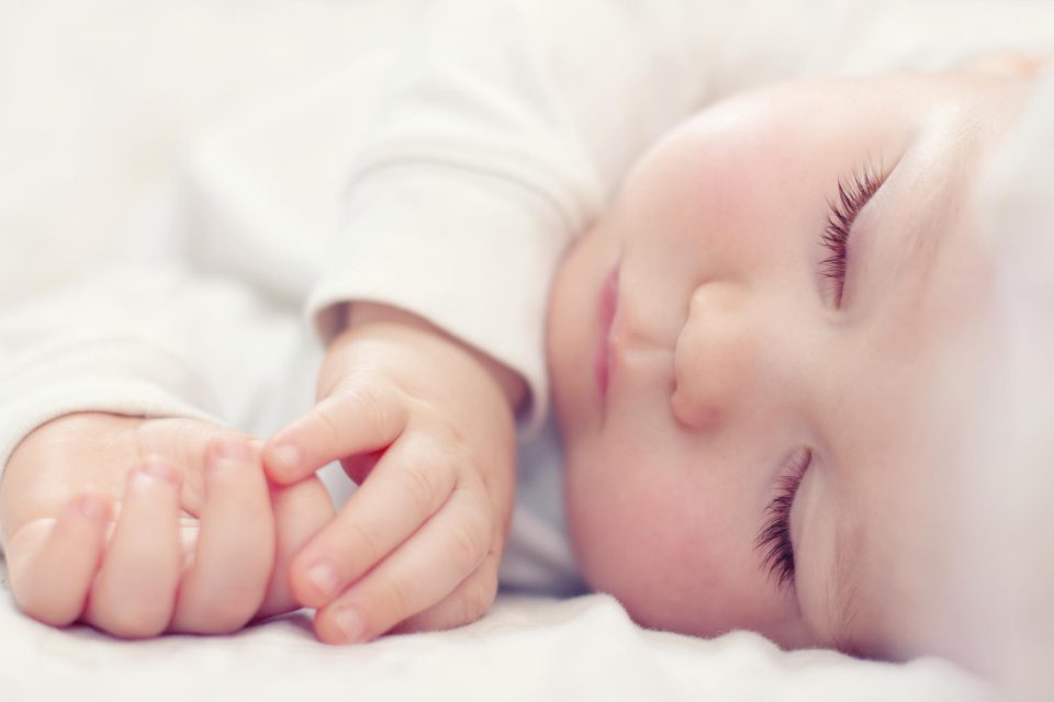 Зошто бебето не може само да заспие?