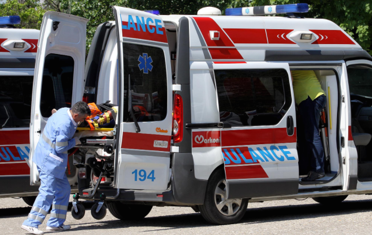 Тешко повредена тинејџерка во сообраќајна несреќа на патот Долна Бањица – Митрови Крст