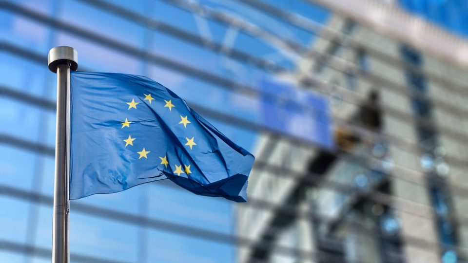 Европската комисија повикува на конструктивен дијалог во Собранието