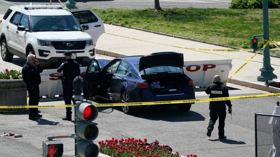 Почина еден од повредените полицајци кај Капитол, осомничениот убиен во нападот