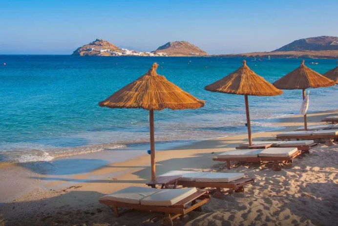 Грција ќе ги отвори плажите на 15 мај