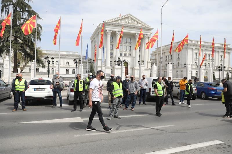 Владата одредува дали протестите ќе продолжат – Ивент индустријата на состанок со Битиќи