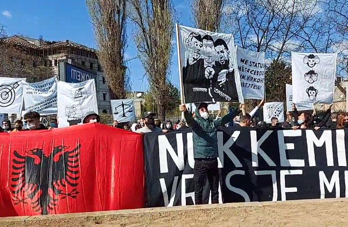 (ВО ЖИВО) Почна протестот на „Шверцери“ против пресудите за убијците на Саздо