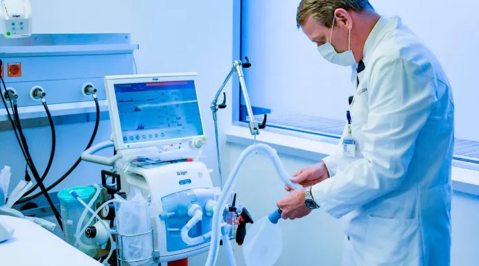 Норвешка ни донираше 100 механички респиратори дизајнирани за користење во итни случаи и надвор од болничките сали