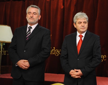 Тачи го прогласи кандидатот за градоначалник на Тетово: Коалиција со сите, освен со ДУИ