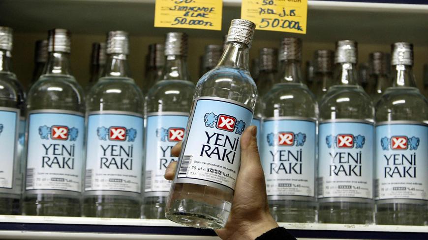 Турција забрани продажба на алкохол до 17 мај