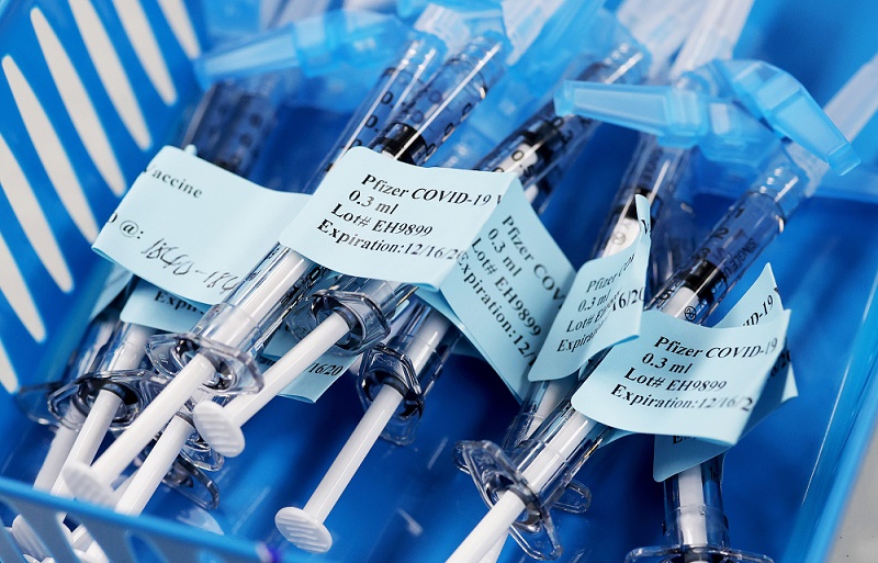 Студија: Фајзер е поефикасна од вакцината на Синовак