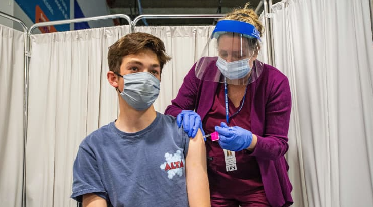 САД одобрија вакцинација на деца од 12 до 15 години со Фајзер/Бионтек
