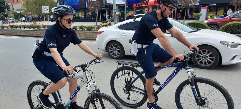 Од денеска полицајци на велосипеди низ Охрид