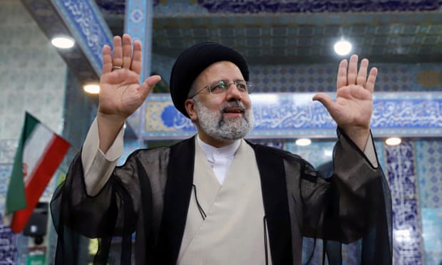 Конзервативниот свештеник Ебрахим Раиси победи на изборите во Иран