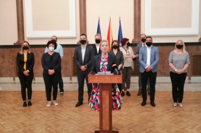 ВМРО-ДПМНЕ: Го повикуваме МОН да престане да врши терор врз неистомислениците