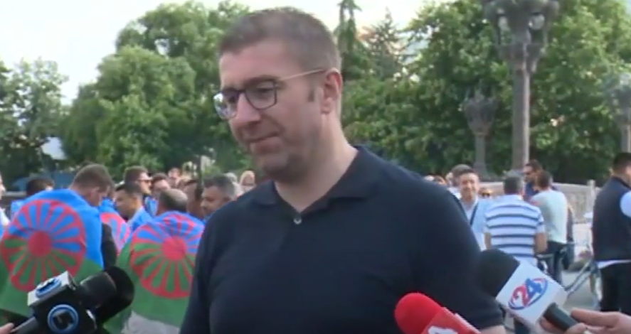 Мицкоски: Двоецот Заев-Бучковски преговараат за се она за кое велат дека не преговараат