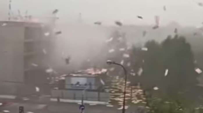 (ВИДЕО) Страшно невреме во Истанбул, има и починати