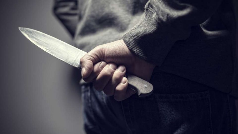 На полноќ се шетал со нож: Уапсен 21-годишен охриѓанец