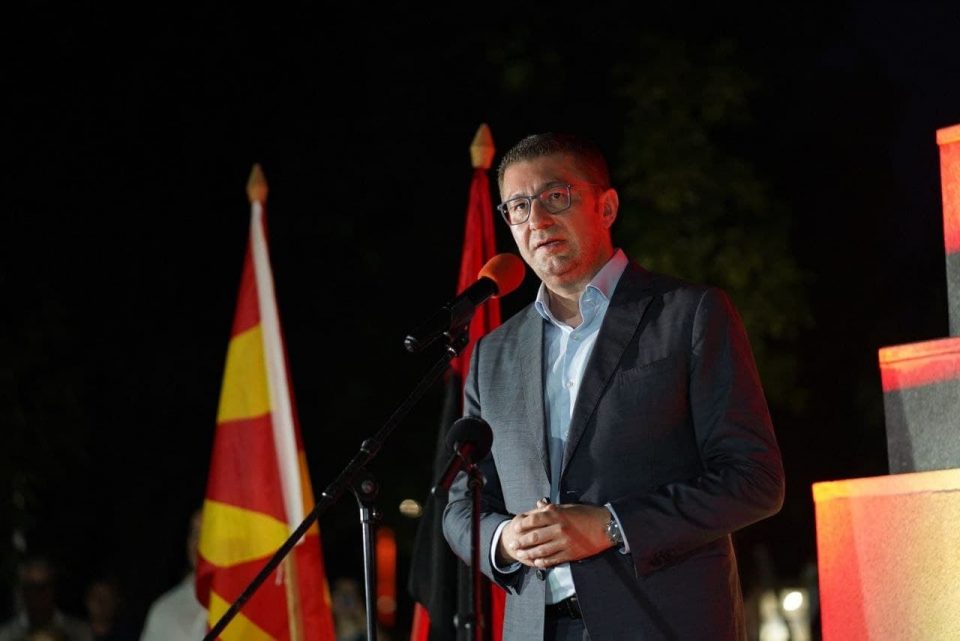 Мицкоски: Првата политика која ВМРО-ДПМНЕ ја презентира е поевтина струја за домаќинствата!