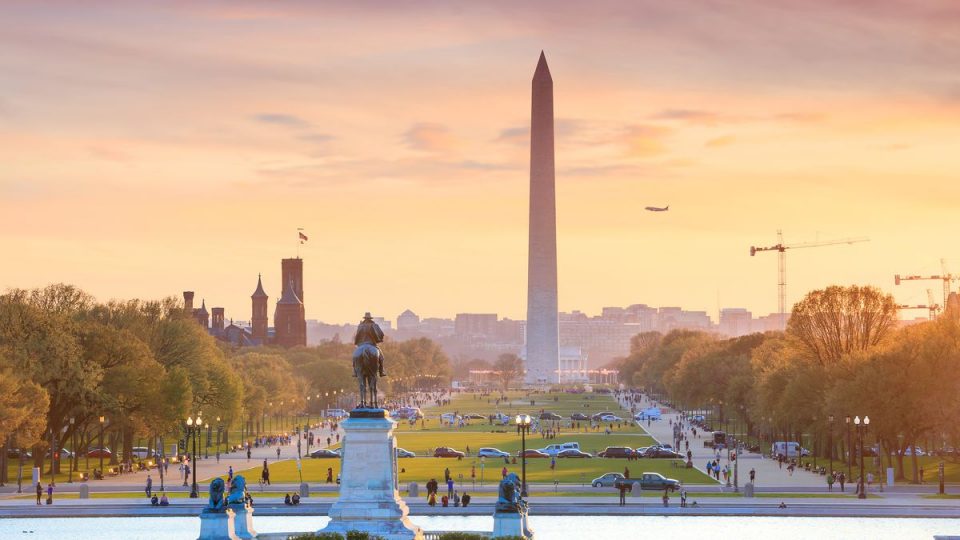 Споменикот на Вашингтон повторно се отвара за посетители