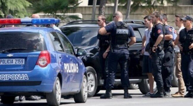 Албанското специјално обвинителство влезе во МВР, уасени девет полициски раководители