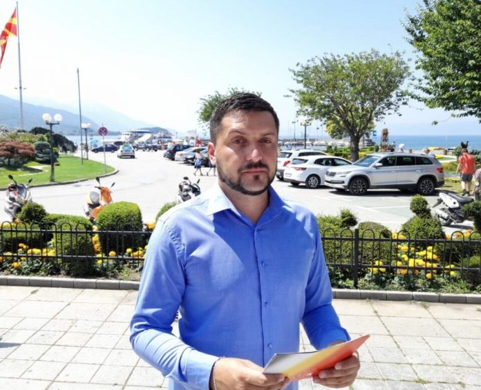 Божиновски: Георгиески е најнеспособниот градоначалник досега на Охрид, сè што вети излажа