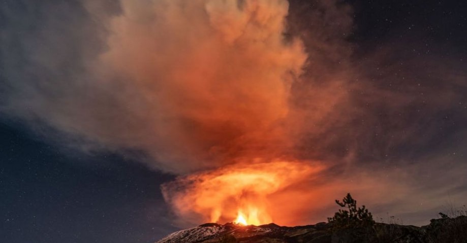 (ВИДЕО) Вулканот Етна повторно активен