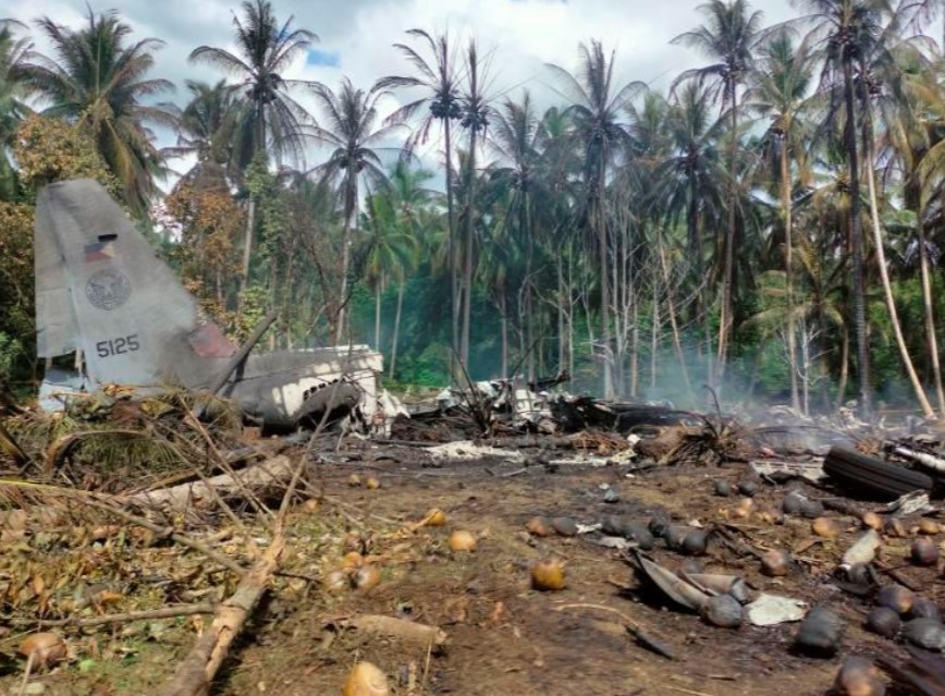 Загинати 52 лица во авионска несреќа на Филипини