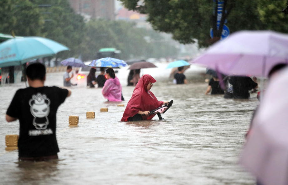 Најмалку 25 загинати во неколкуте поплави во централна Кина
