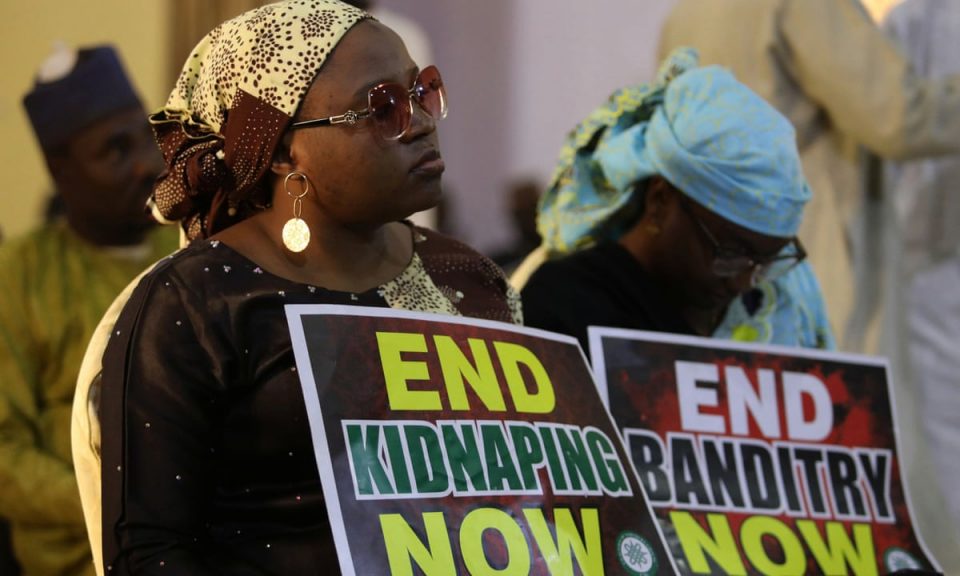 Ослободени десетици киднапирани ученици, шестмина ги загубија животите во заробеништво во Нигерија