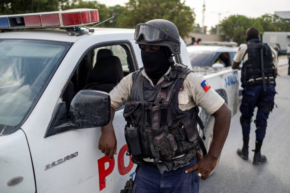 САД испраќаат агенти на Хаити, но не планираат воена помош