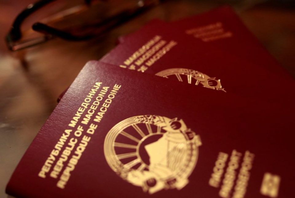 Поскапуваат цените на пасошите, личните карти и возачките