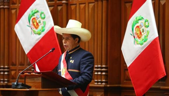 Педро Кастиљо положи заклетва како претседател на Перу