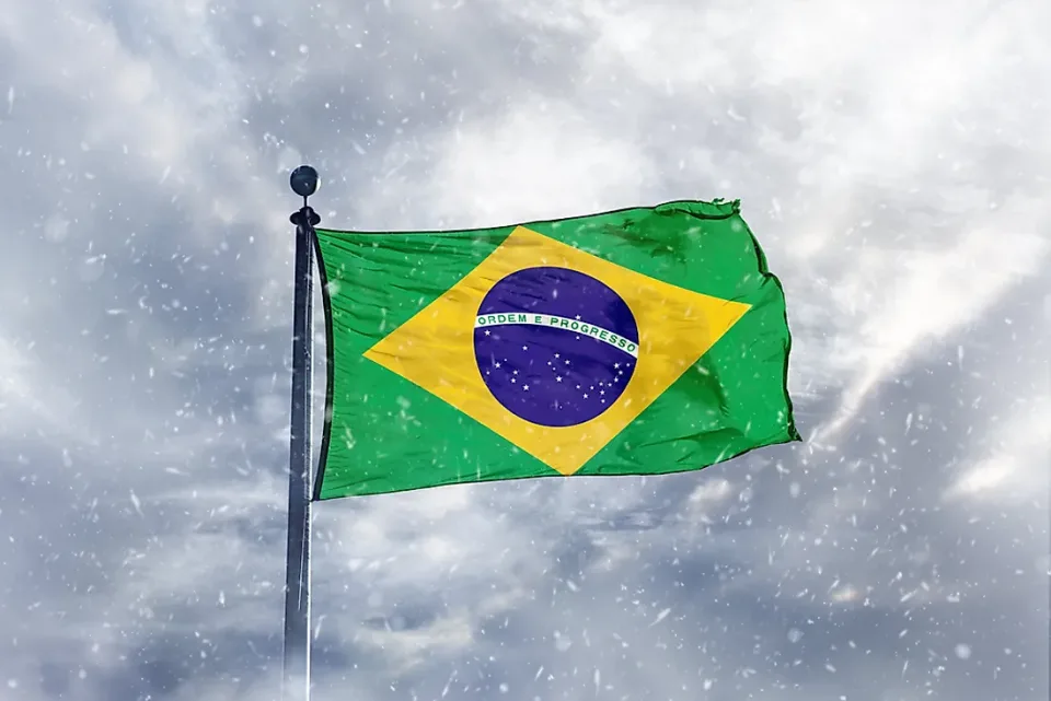 (ВИДЕО) Европа гори, во Бразил вее снег – забележани рекордно ниски температури