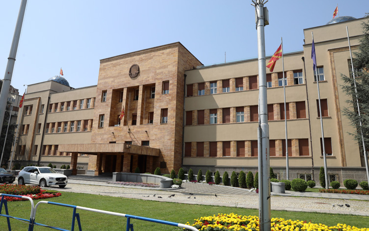 ВМРО-ДПМНЕ: СДСМ и ДУИ ја девалвираат уставно – утврдената позиција на Собранието
