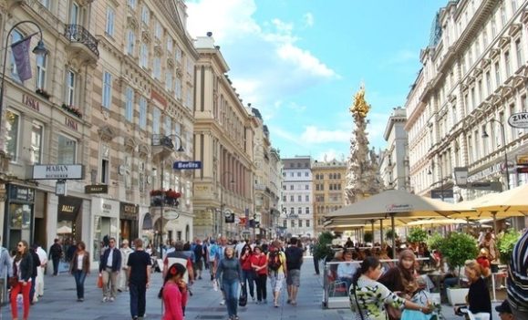 Австрија од понеделник ги укинува сите Ковид мерки