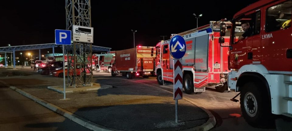 (ФОТО) Австрија ѝ помага на Македонија: Пристигна конвој од 136 лица за помош во гаснењето на пожарите