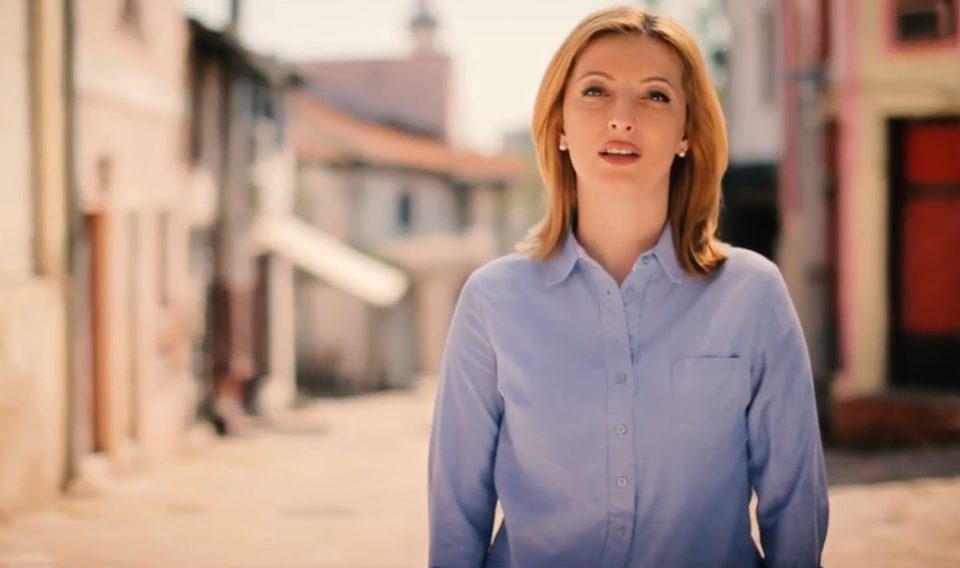 Која е Данела Арсовска? Независната кандидатка се претстави пред жителите на Скопје