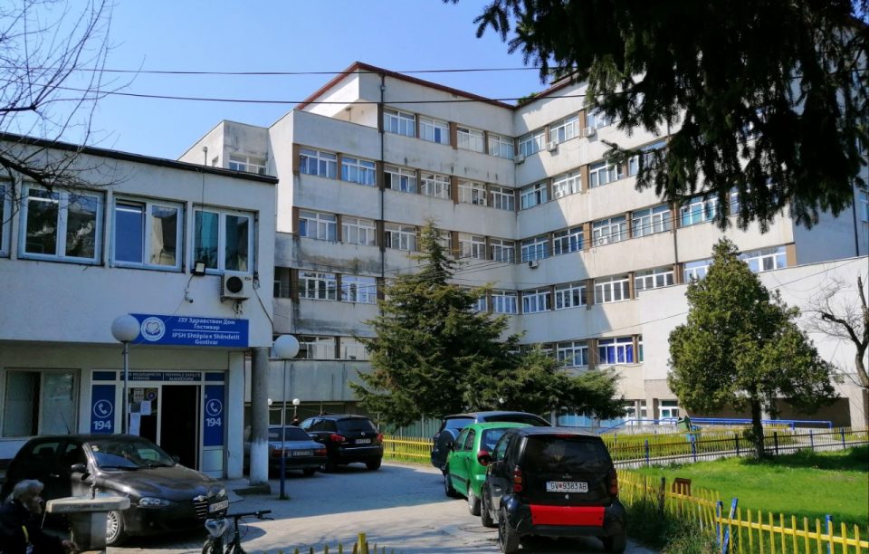 Преполни болничките капацитети во Тетово, Гостивар, Струга и Кичево