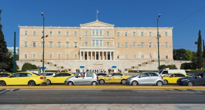 Промени во грчката Влада, Дендиас останува МНР, Кикиљас нов министер за туризам