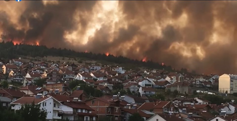 Тринаесет активни пожари беснеат низ земјава, гасне и АРМ