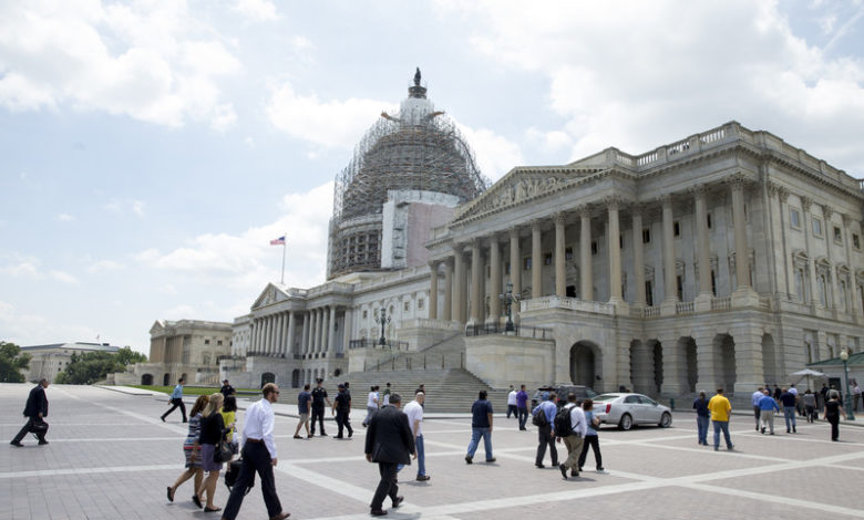 Евакуирана зградата на американскиот Конгрес поради активна закана од бомба