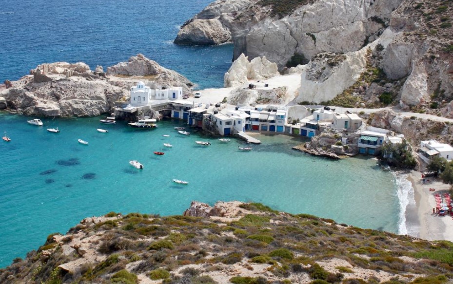 Десетдневен карантин за туристите што ќе добијат позитивен резултат при тестирање во Грција