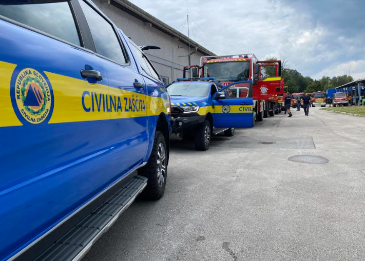 Словенија испраќа 16 противпoжарни возила и 46 пожарникари за справување со пожарите во Македонија