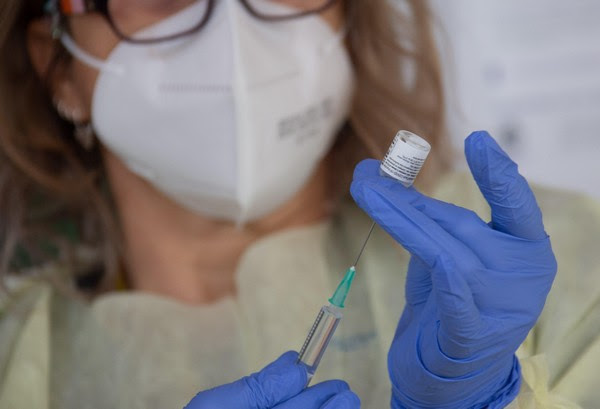 Активни 627 ковид-случаи: МЗ апелира граѓаните да се вакцинираат