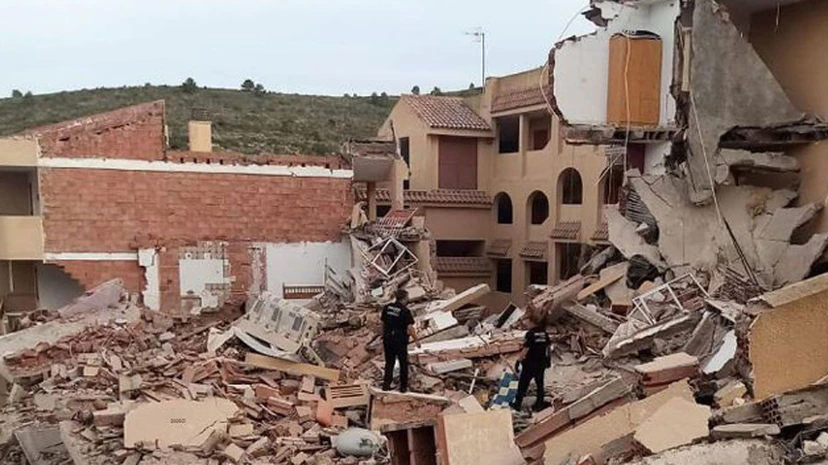Се урнала зграда во Шпанија, загинал тинејџер