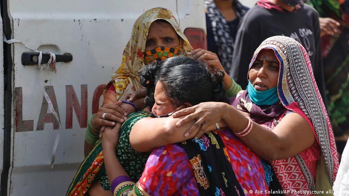 Индија: Мистериозна треска го одзеде животот на повеќе од 40 деца