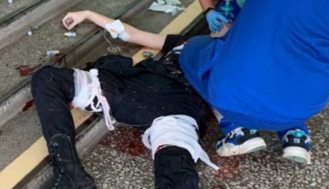 (МОРБИДНА ФОТОГРАФИЈА) Најмалку осуммина убиени во нападот во универзитетски кампус во Русија