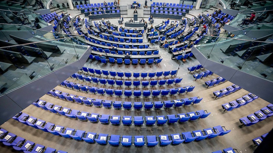 Новиот Бундестаг со рекорден број пратеници