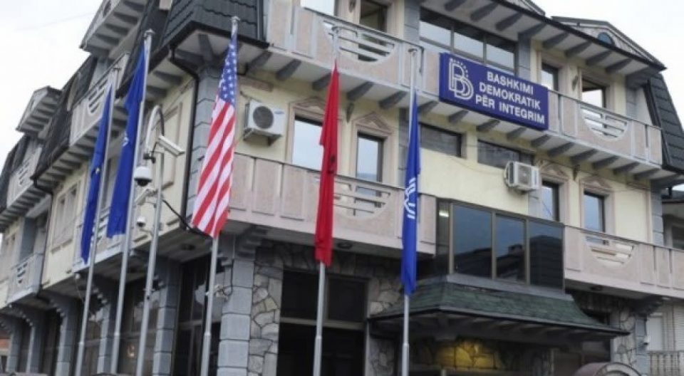 Кичево: Опожарена канцеларијата на ДУИ