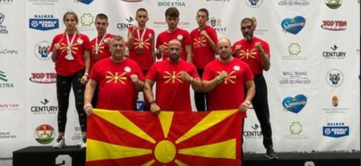 Светскиот кик бокс куп: Еден сребрен медал и три бронзени