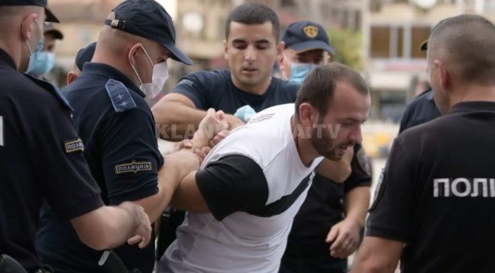 Организаторот на протестите во Тетово бил уапсен додека давал интервју за „Клан Косово“