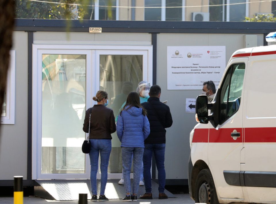 Нови 472 случаи на коронавирус, осум лица починаа, дополнително регистрирани уште шест починати