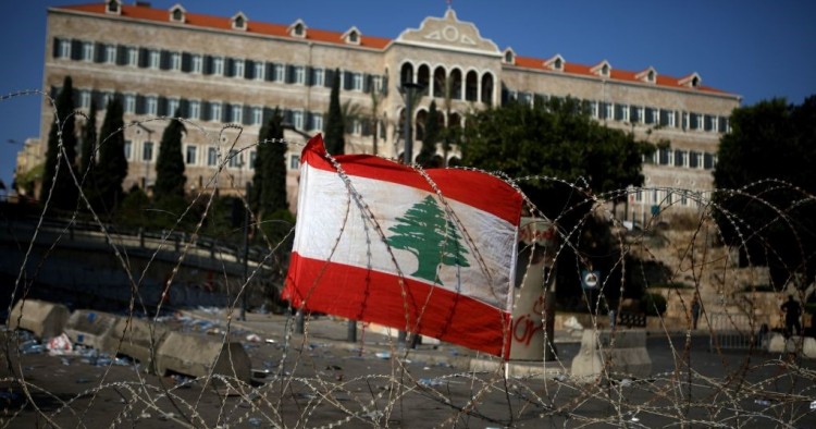 Либан воведува полициски час за невакцинираните лица